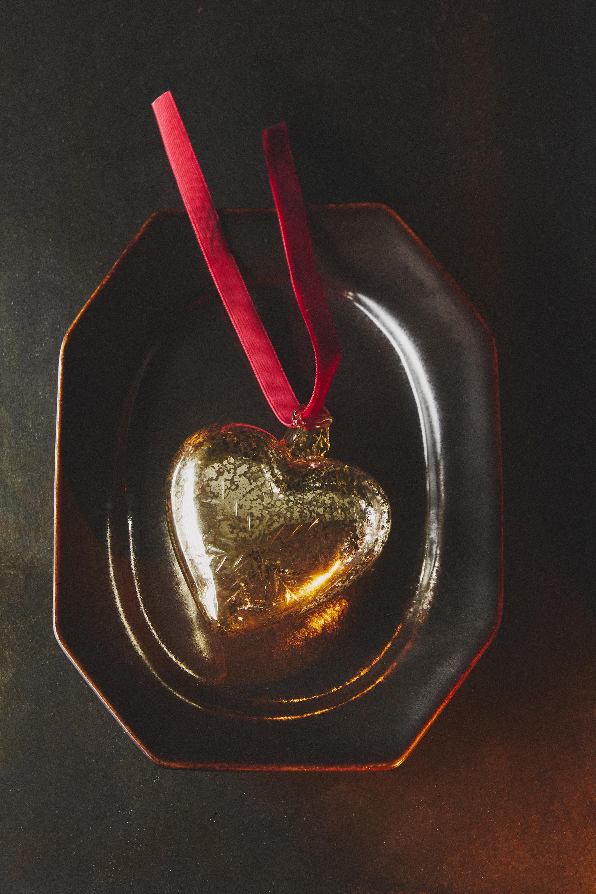 CRACKLED HEART CHRISTMAS TREE ORNAMENT